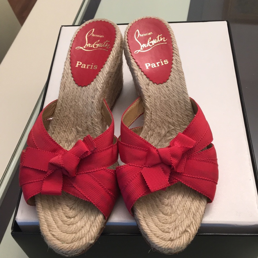 Shoe